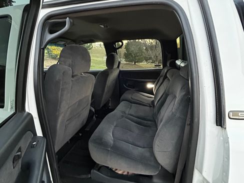 Used 2001 Chevrolet Silverado 1500 LS w/ Off-Road Skid Plate Pkg image 8