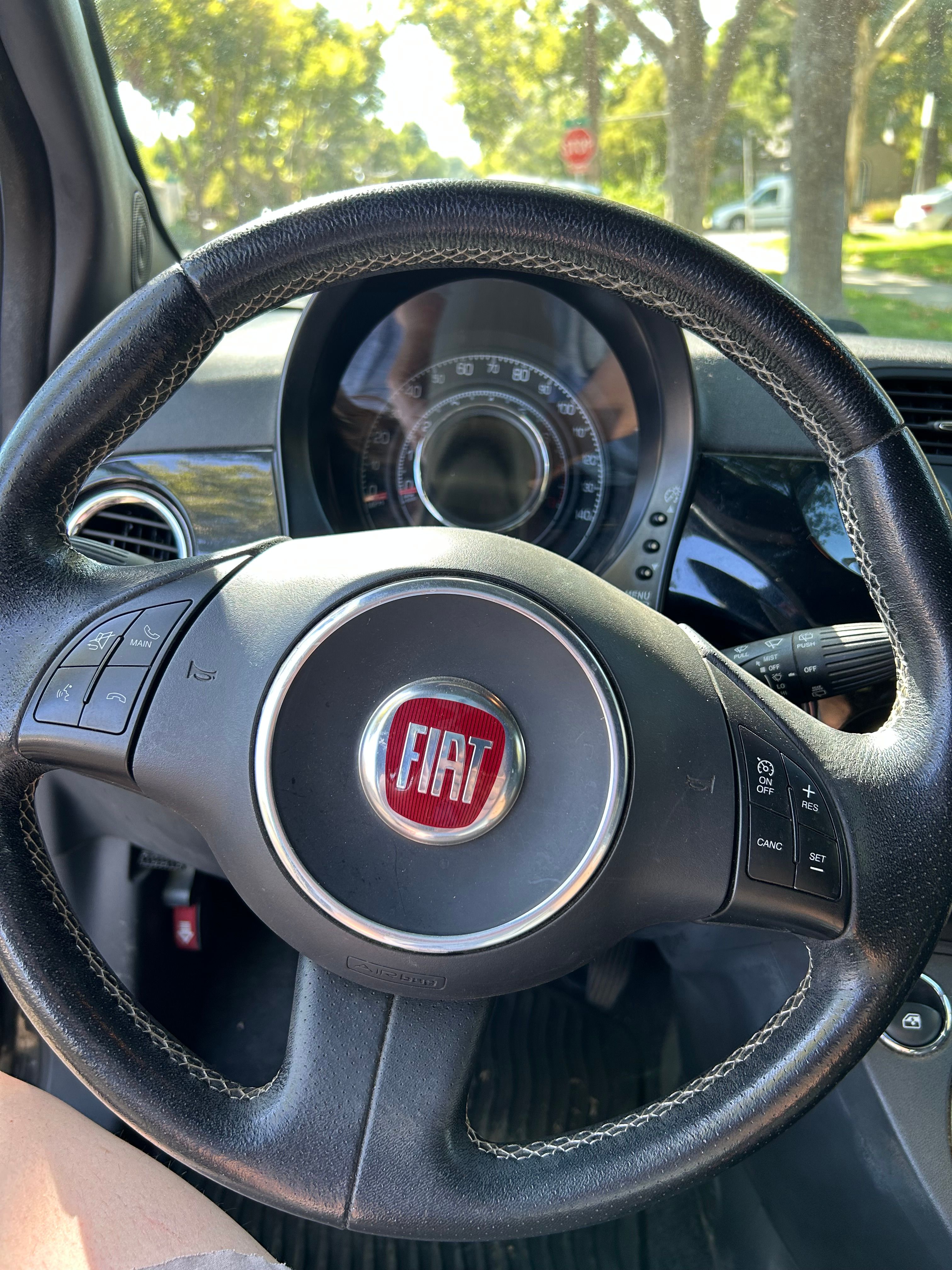 Used 2013 FIAT 500 Turbo w/ Comfort/Convenience Group FWD image 9