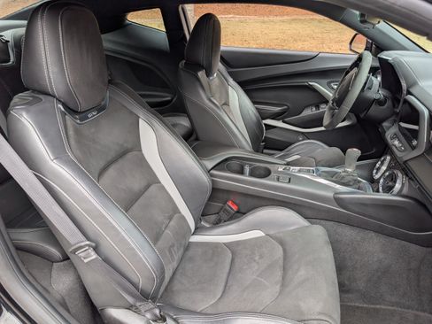 Used 2017 Chevrolet Camaro SS image 26