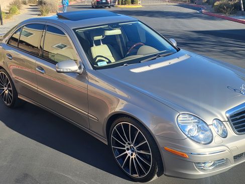 Used 2008 Mercedes-Benz E 350 E 350 4MATIC Sedan 4D image 1