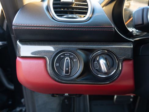 Used 2018 Porsche 718 Cayman S image 15