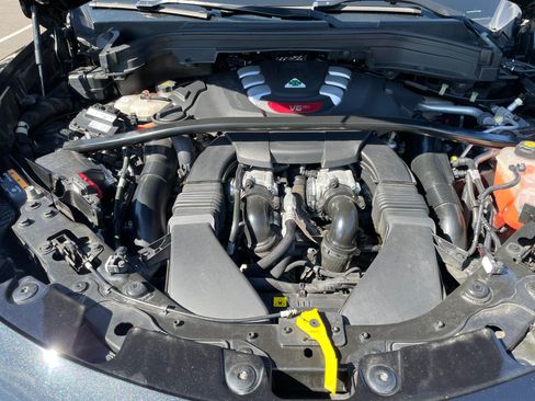 Used 2020 Alfa Romeo Stelvio Quadrifoglio image 18