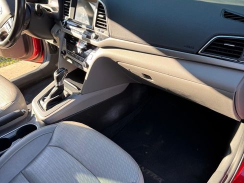 Used 2018 Hyundai Elantra Limited image 6