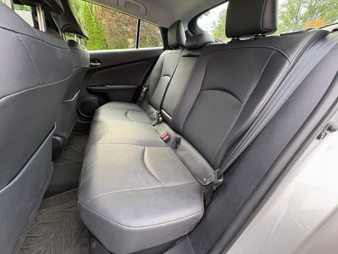 Used 2017 Toyota Prius Four Touring w/ Carpet Mat Package FWD image 8