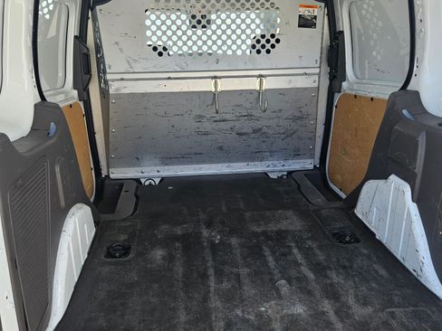 Used 2020 Ford Transit Connect XL image 9