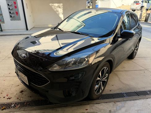 Used 2021 Ford Escape SE w/ SE Sport Appearance Package FWD image 10