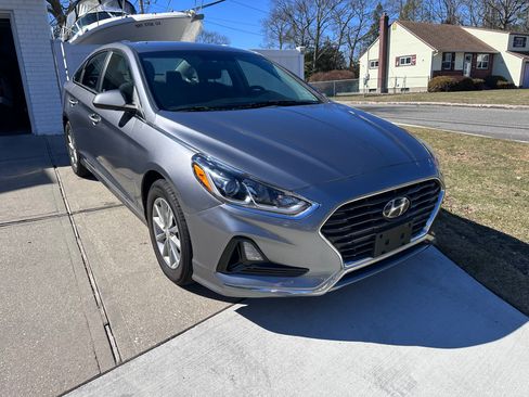 Used 2019 Hyundai Sonata SE w/ Cargo Package image 2