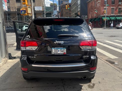 Used 2020 Jeep Grand Cherokee Limited AWD/4WD image 4