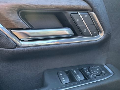 Used 2024 Chevrolet Silverado 2500 High Country w/ High Country Premium Package image 15