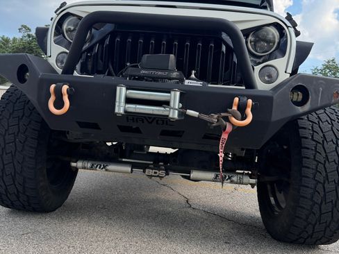 Used 2016 Jeep Wrangler Unlimited Sport w/ Max Tow Package AWD/4WD image 9