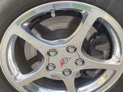 Used 2001 Chevrolet Corvette Convertible w/ Preferred Equipment Group2 RWD image 14