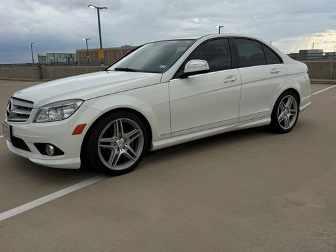 Used 2009 Mercedes-Benz C 300 Sedan image 25