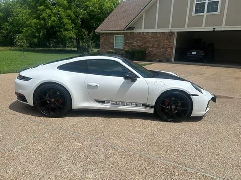 Used 2021 Porsche 911 Carrera w/ Premium Package RWD image 1