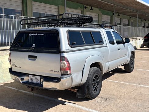 Used 2009 Toyota Tacoma Pickup 4D 6 ft image 2