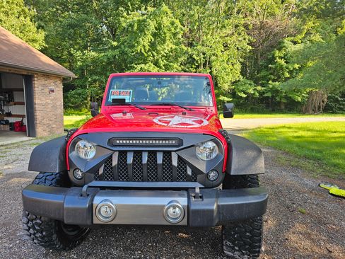 Used 2014 Jeep Wrangler Sport AWD/4WD image 2