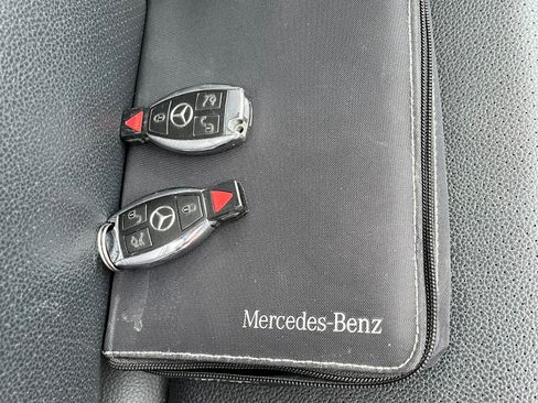 Used 2010 Mercedes-Benz C 300 Sedan image 16