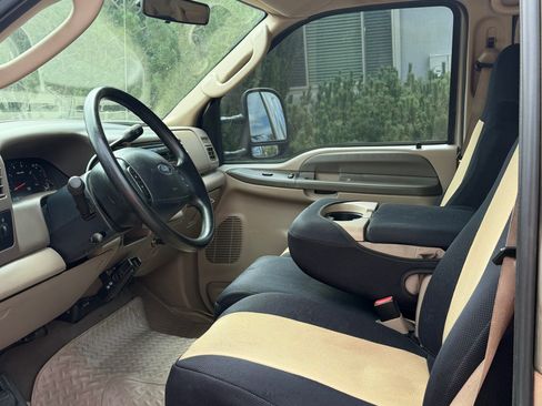 Used 2004 Ford F250 XLT AWD/4WD image 4