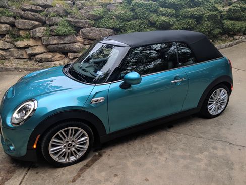 Used 2018 MINI Cooper S image 1