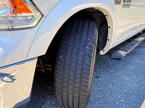 Used 2018 RAM 1500 Laramie AWD/4WD image 14