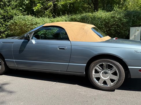 Used 2005 Ford Thunderbird RWD image 5