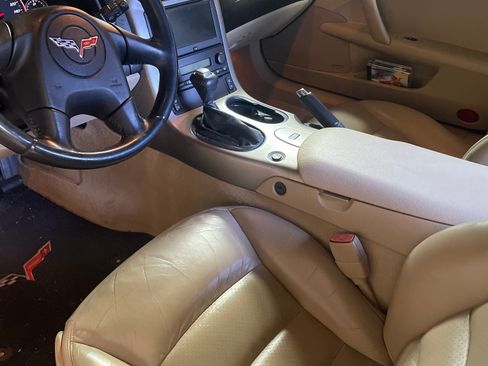 Used 2005 Chevrolet Corvette Coupe w/ Preferred Equipment Group image 11