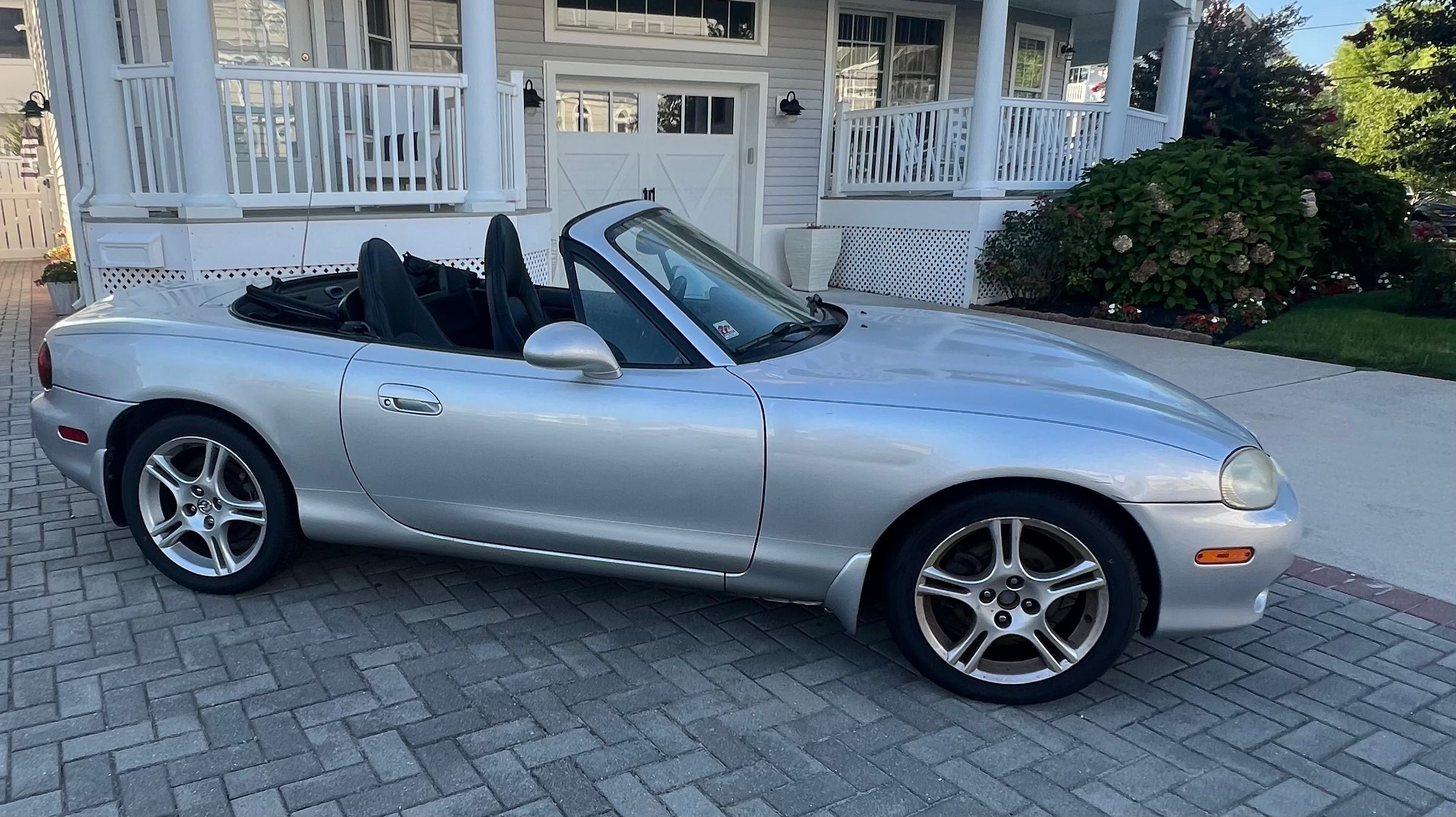 Used 2005 MAZDA MX-5 Miata LS RWD image 6