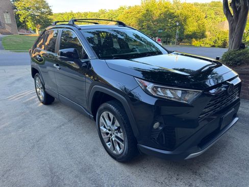 Used 2019 Toyota RAV4 Limited w/ Cold Weather Package FWD image 1