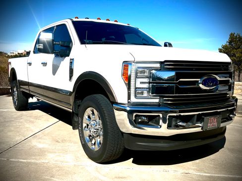 Used 2017 Ford F350 King Ranch w/ King Ranch Ultimate Package image 4