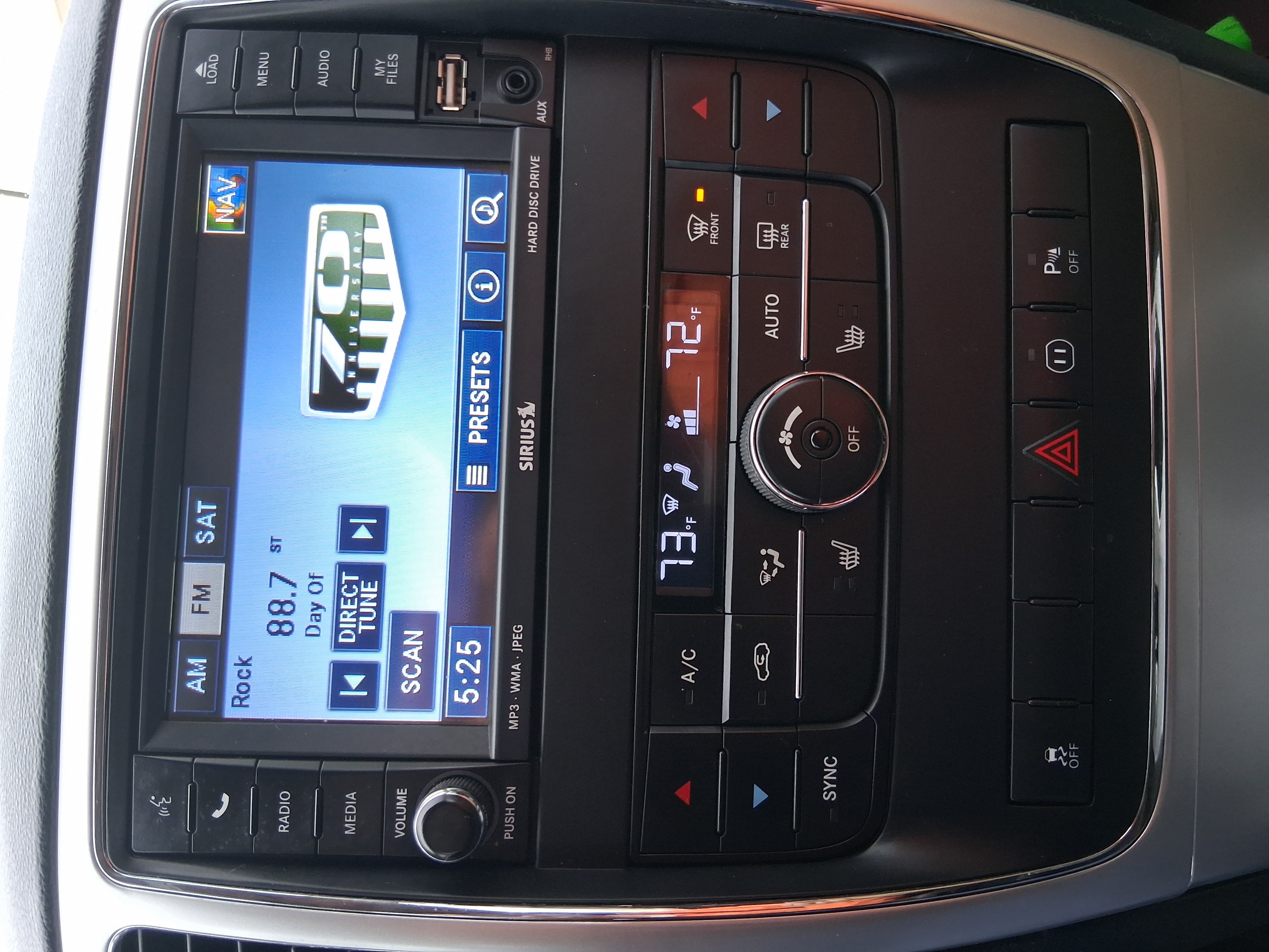 Used 2011 Jeep Grand Cherokee 70th Anniversary AWD/4WD image 4