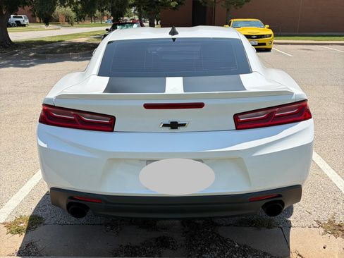 Used 2017 Chevrolet Camaro LT RWD image 5