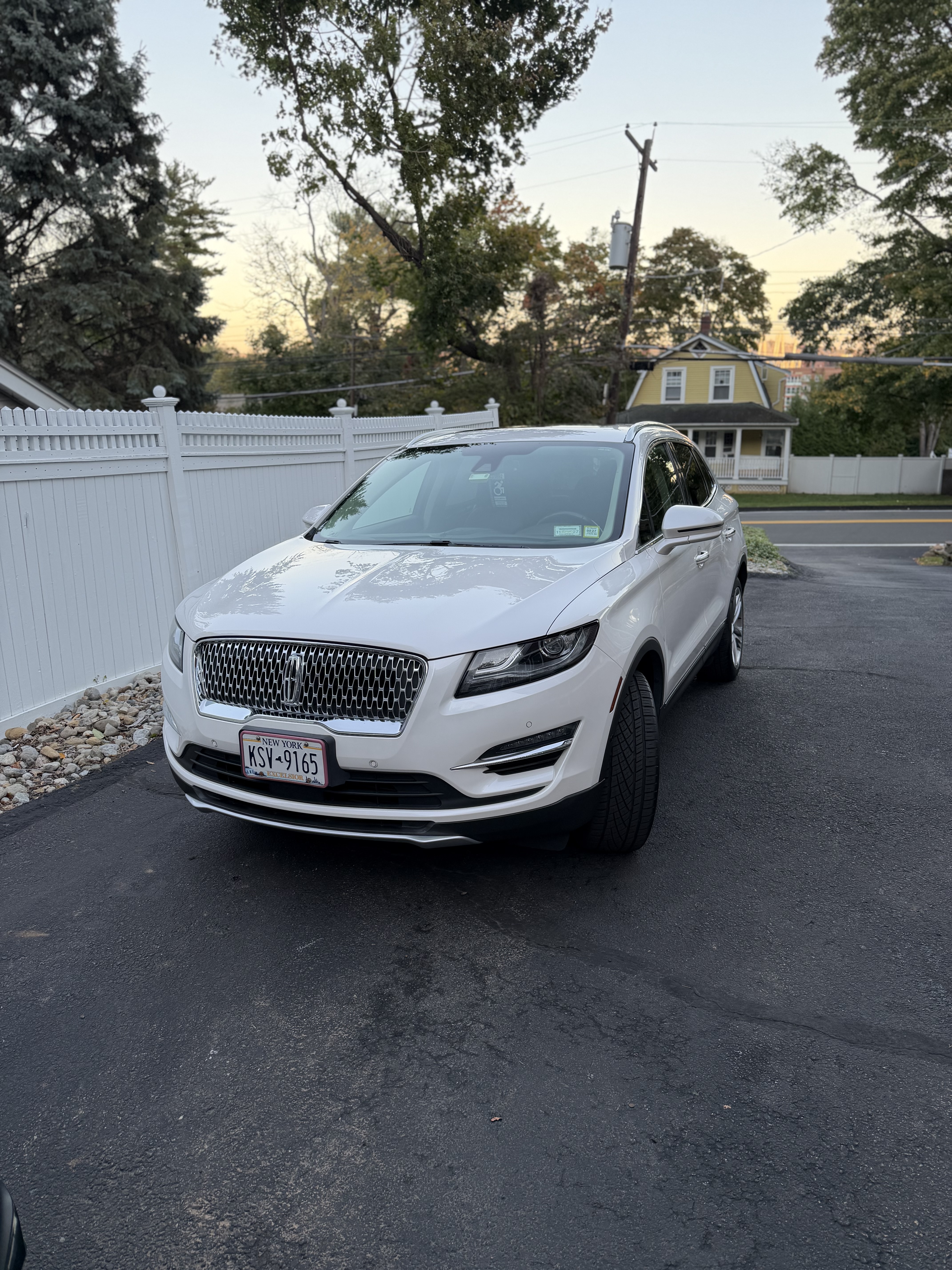 Used 2019 Lincoln MKC Reserve AWD/4WD image 4