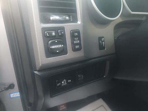 Used 2011 Toyota Tundra Limited image 13