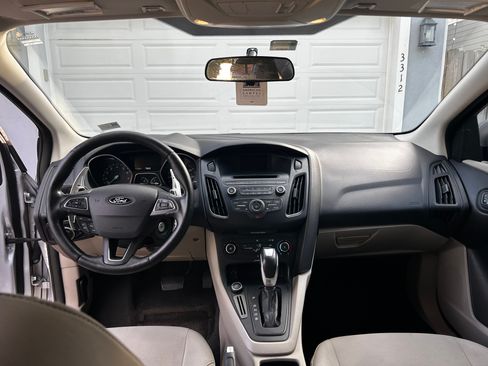 Used 2015 Ford Focus SE w/ SE Sport Package image 12