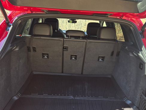 Used 2023 Porsche Macan GTS w/ GTS Sport Package image 17