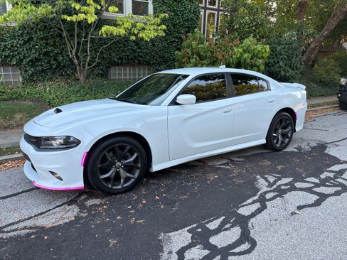 Used 2018 Dodge Charger SXT Plus RWD image 4