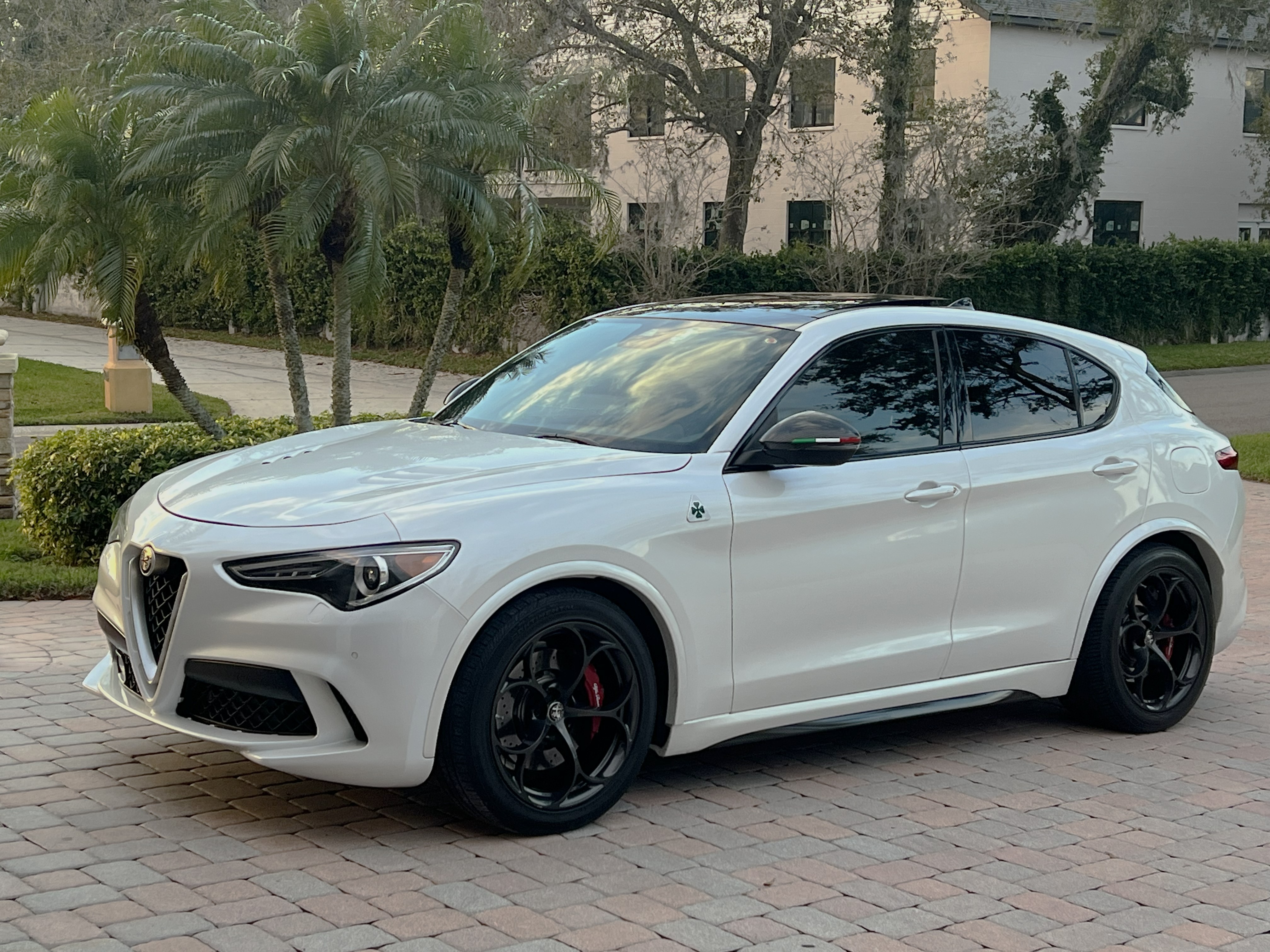 Used 2018 Alfa Romeo Stelvio Quadrifoglio w/ Driver Assist Dynamic Package AWD/4WD image 1