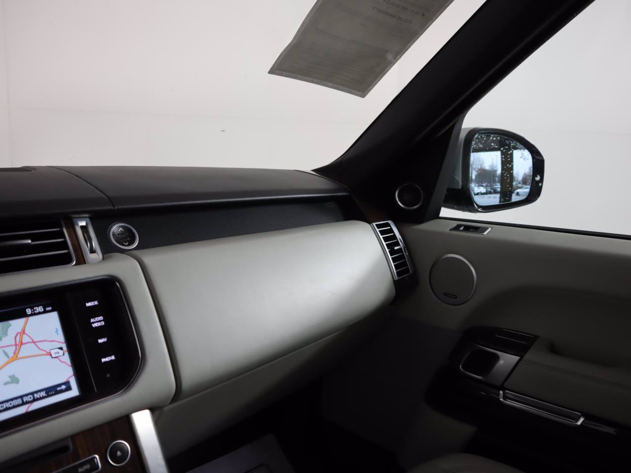 Used 2015 Land Rover Range Rover Supercharged AWD/4WD image 26