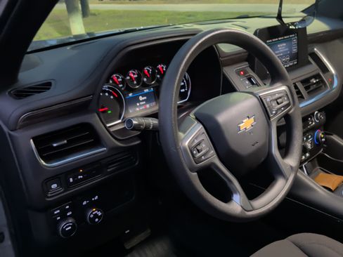 Used 2024 Chevrolet Tahoe 4WD image 14