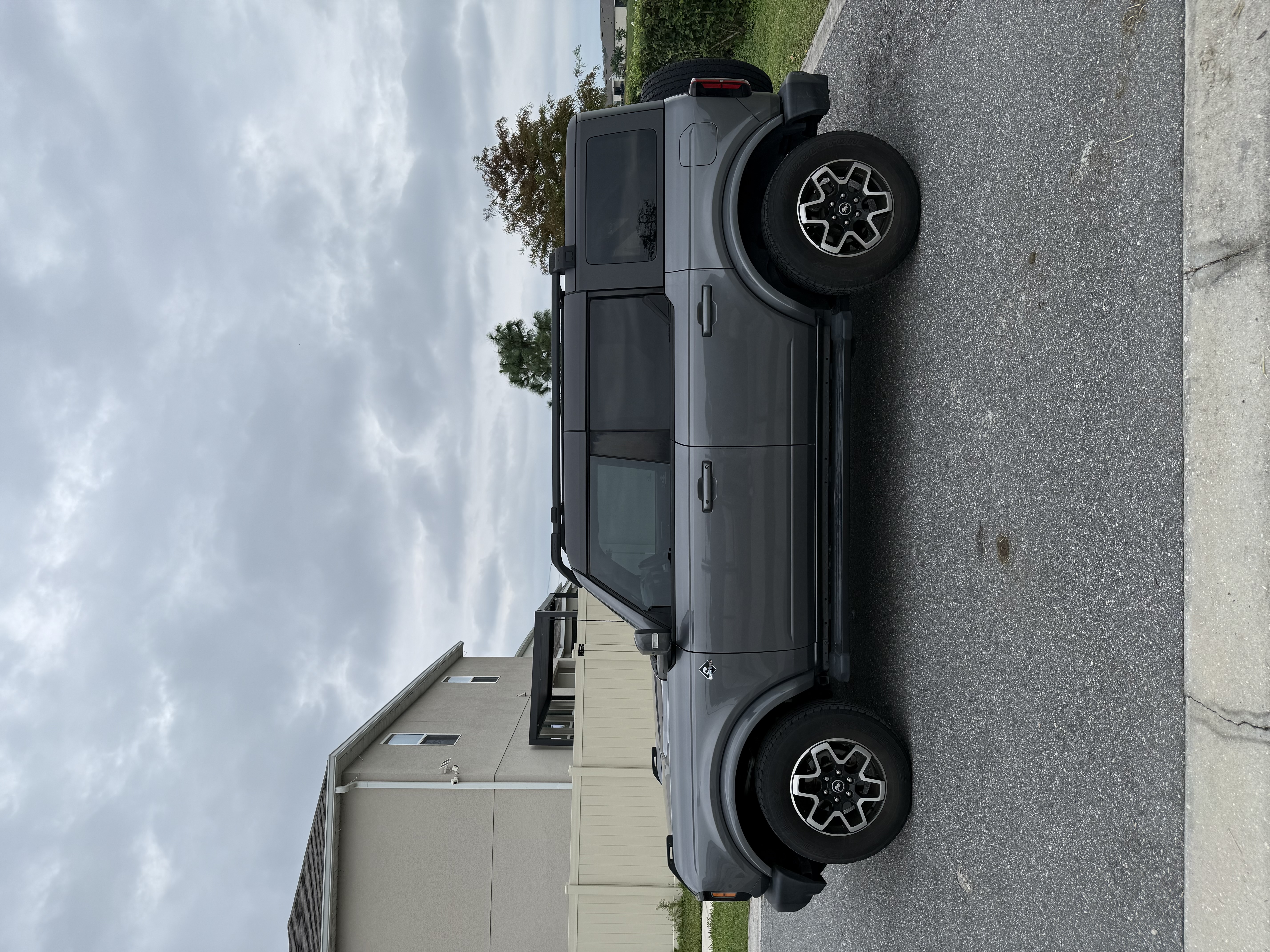 Used 2023 Ford Bronco Outer Banks AWD/4WD image 1