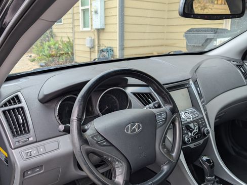 Used 2013 Hyundai Sonata Limited image 11