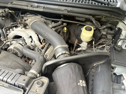 Used 2004 Ford Excursion XLT AWD/4WD image 10