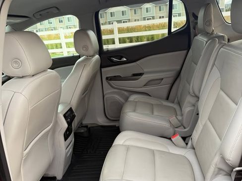 Used 2019 GMC Acadia SLT w/ LPO, Floor Liner Package image 14