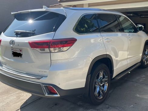 Used 2017 Toyota Highlander Limited Platinum image 8