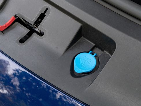 Used 2021 Porsche Taycan image 23