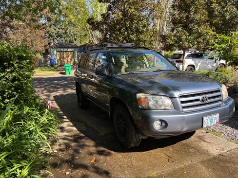 Used 2004 Toyota Highlander Limited AWD/4WD image 4