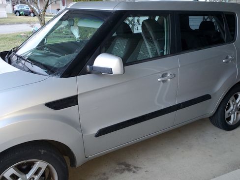 Used 2011 Kia Soul + image 10