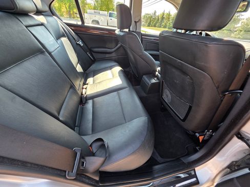 Used 2003 BMW 330xi Sedan image 13