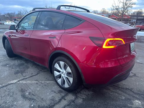 Used 2024 Tesla Model Y Long Range image 4