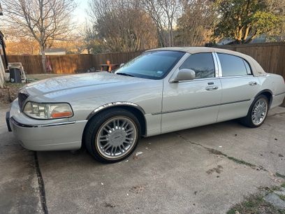 Used 2007 Lincoln Town Car Signature Limited