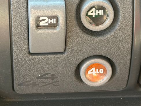 Used 1997 Chevrolet S10 Pickup LS w/ Preferred Equipment Group image 6